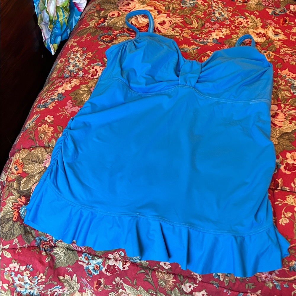 Lands' End Vibrant Blue underwire Tankini top